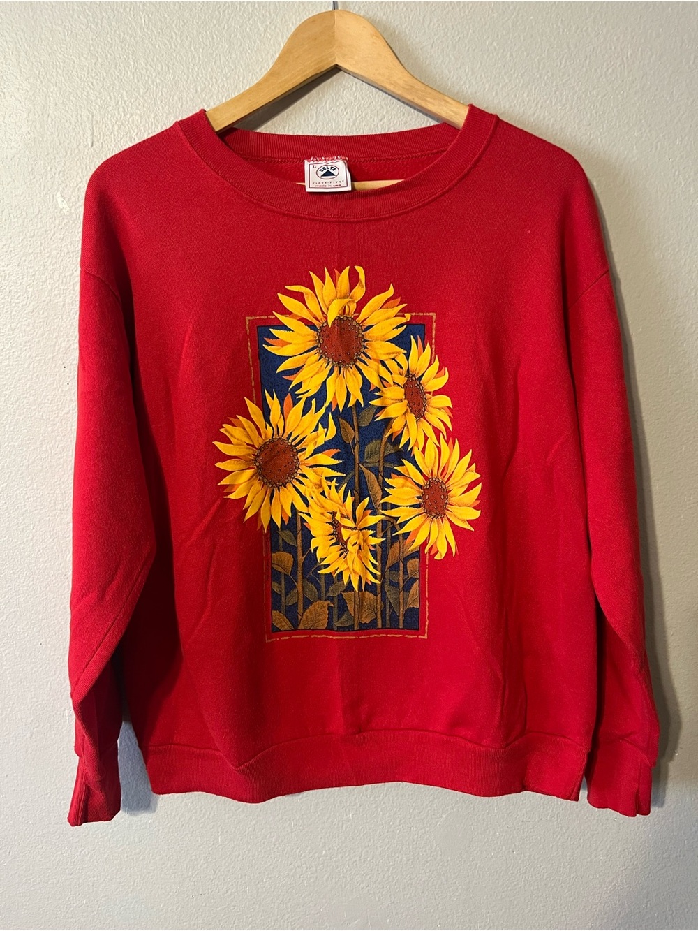 Vtg. Red Crew Neck Sweatshirt with Vibrant Sunflower Print Size Large